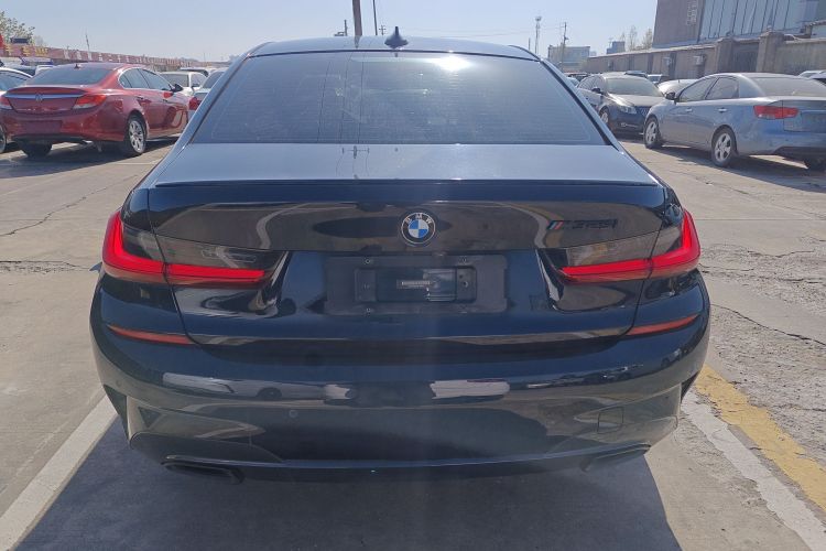 宝马3系 2020款 改款 325i M运动曜夜套装车身外观6