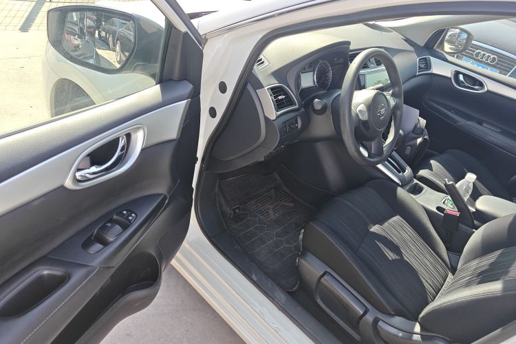 日产 轩逸 2024款 经典 1.6XE CVT舒适版中控内饰20