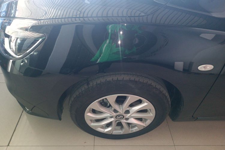 日产 轩逸 2022款 改款 经典 1.6XL CVT豪华版车身外观35