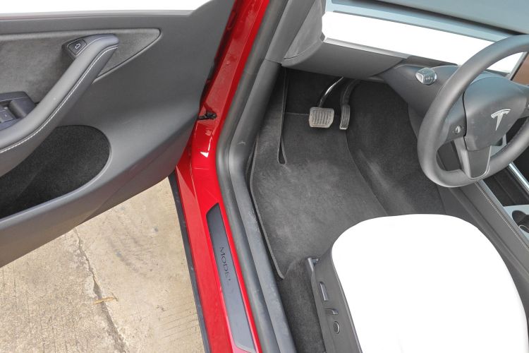 特斯拉 Model Y 2022款 长续航全轮驱动版中控内饰20