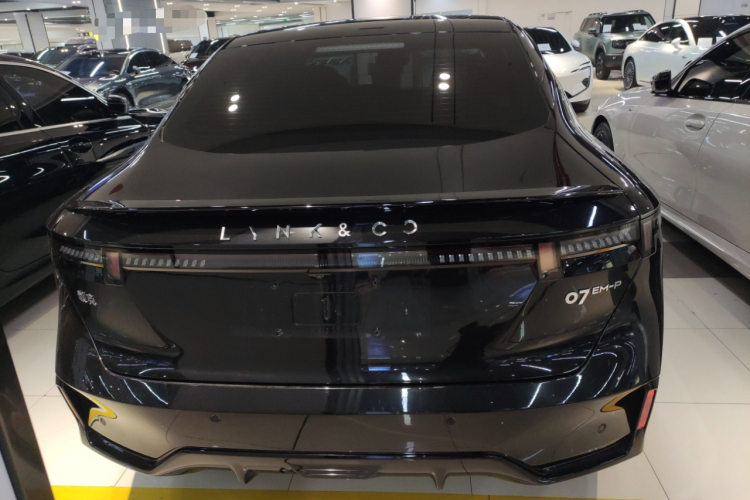 领克07 2024款 EM-P 126长续航 Halo车身外观6