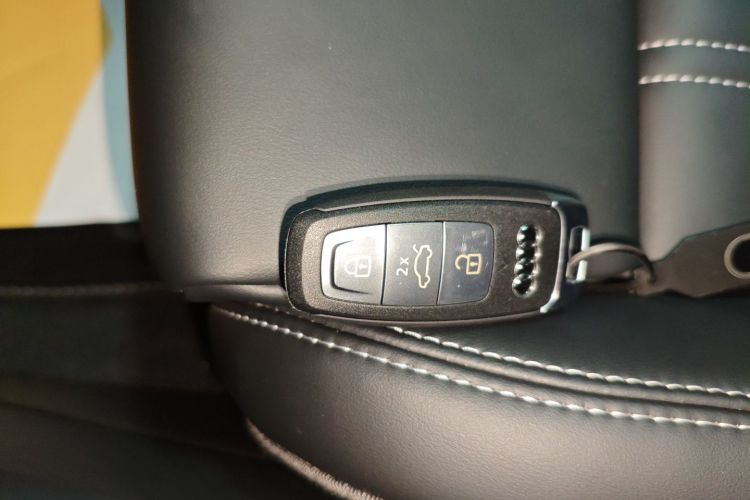 奥迪Q4 e-tron 2024款 40 e-tron 创行版中控内饰11