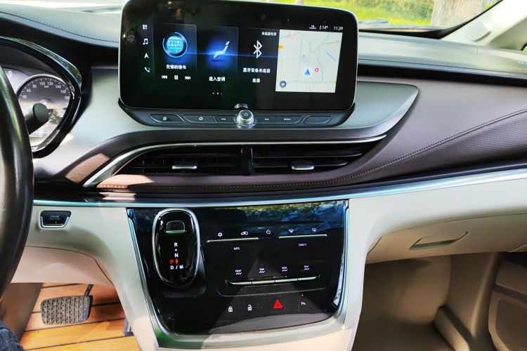 别克GL8 2020款 陆上公务舱 652T 豪华型中控内饰16