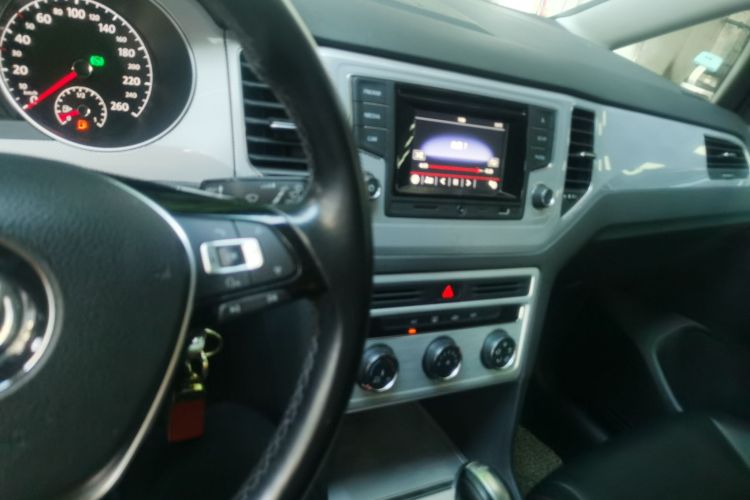 大众 高尔夫·嘉旅 2016款 230TSI 自动进取型中控内饰7002