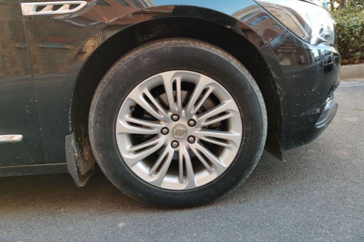 别克 君越 2016款 20T 精英型车身外观10