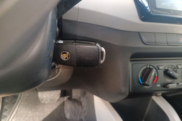 斯柯达 晶锐 2015款 1.4L 自动创行版中控内饰11