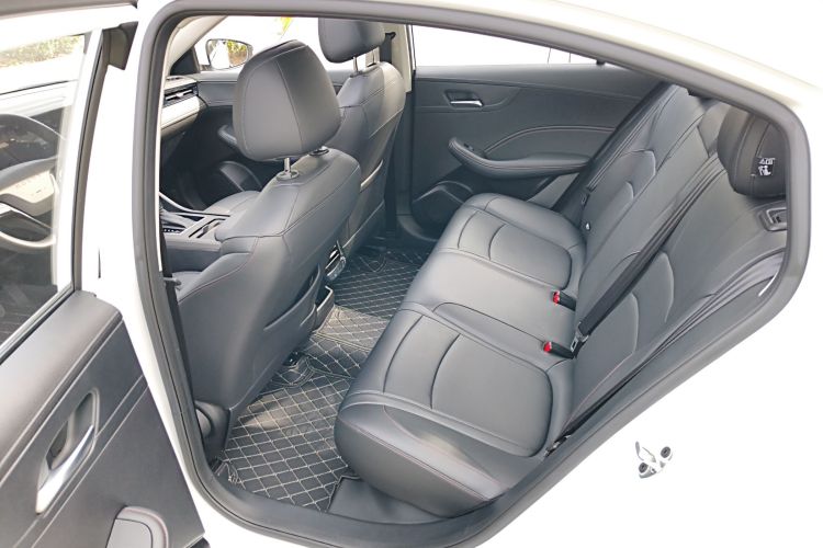 荣威i5 2023款 1.5L CVT尊荣版中控内饰7004