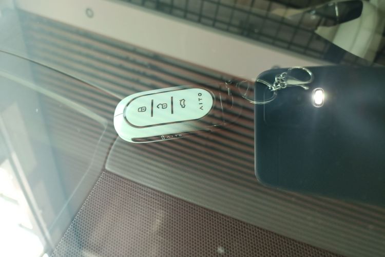 鸿蒙智行 问界M5 2022款 增程后驱标准版中控内饰11