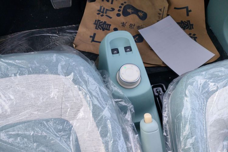 凌宝汽车 凌宝uni 2025款 微甜版 11.52kWh中控内饰18