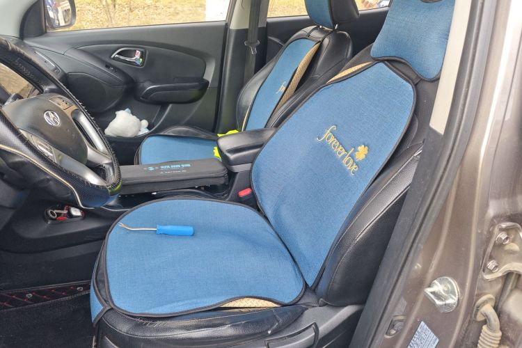 北京现代ix35 2015款 2.0L 自动两驱智能型 国V中控内饰19