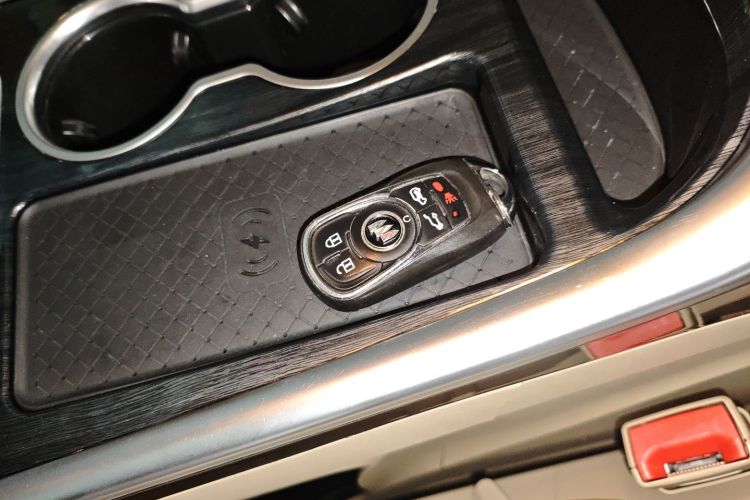 别克GL8 2023款 陆上公务舱 智慧尊贵型中控内饰7001