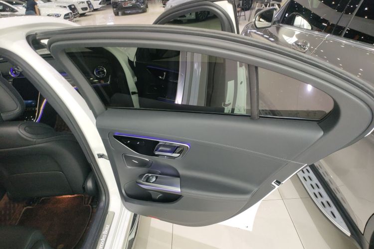 奔驰C级 2022款 C 260 L 运动版中控内饰45