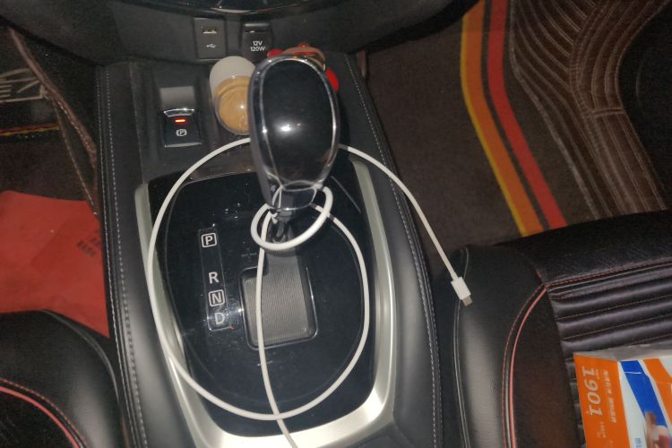 日产 奇骏 2019款 2.0L CVT智联舒适版 2WD中控内饰18