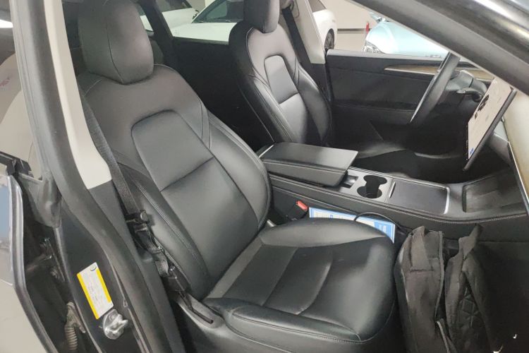 特斯拉 Model Y 2021款 长续航全轮驱动版局部细节41