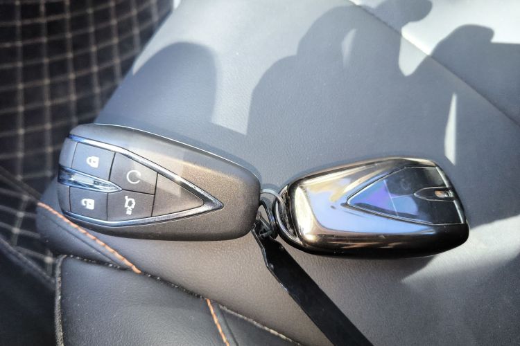 长安欧尚X7 PLUS 2023款 畅享版 1.5T自动尊贵型 7座中控内饰11