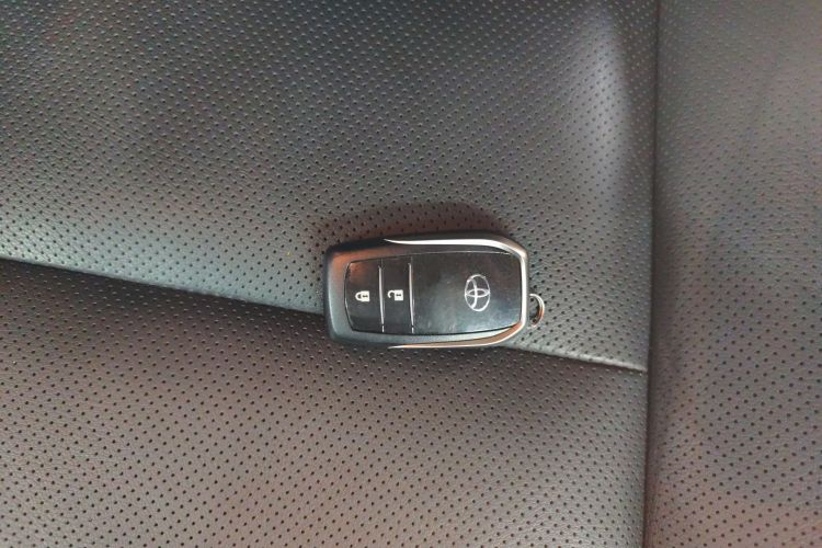 丰田 汉兰达 2018款 2.0T 四驱豪华版 7座 国VI中控内饰11