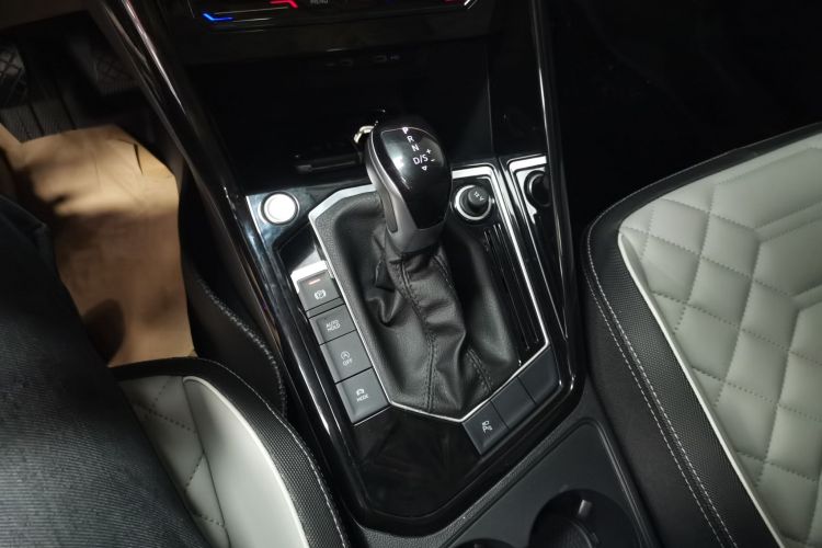 大众 探岳 2023款 330TSI 两驱R-Line高能版中控内饰18