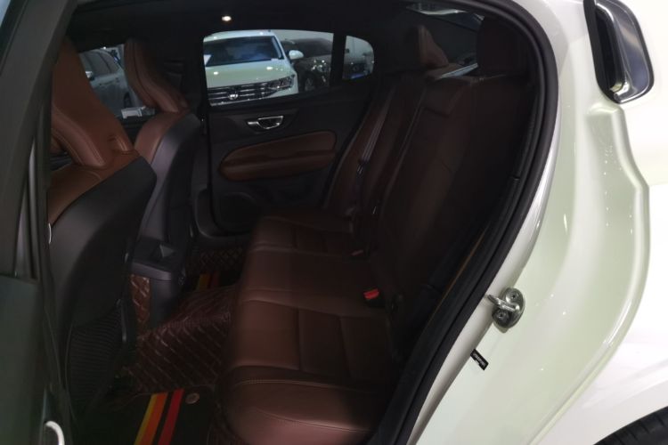 沃尔沃S60 2023款 B4 智逸豪华版中控内饰21