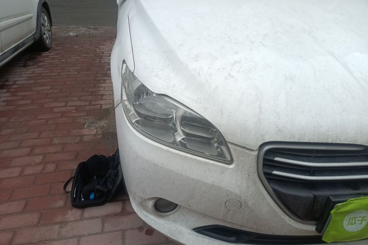 标致301 2016款 1.6L 自动舒适版车身外观8