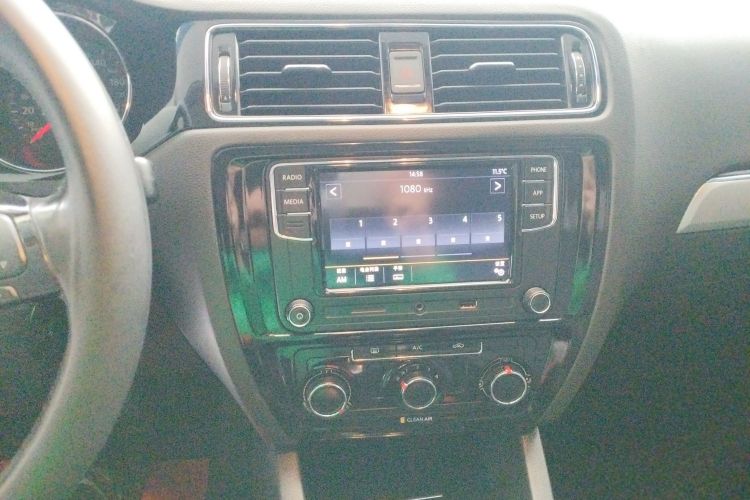 大众 速腾 2018款 1.6L 自动舒适型局部细节16