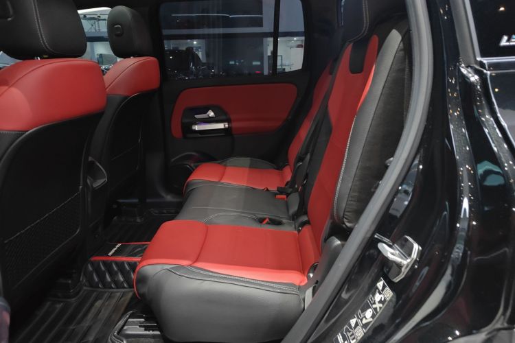 奔驰GLB AMG 2021款 改款 AMG GLB 35 4MATIC中控内饰21