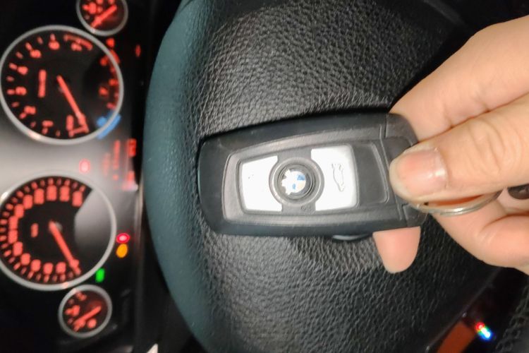 宝马3系 2018款 320Li xDrive 时尚型中控内饰11