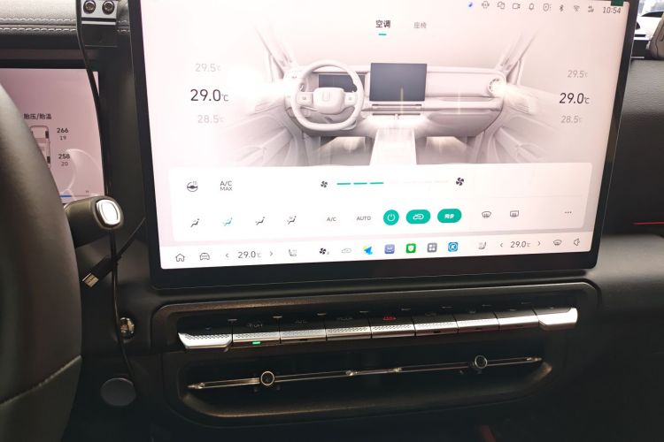 坦克300 2025款 2.0T 征服者中控内饰16