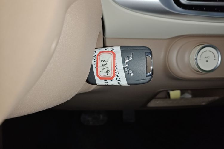 五菱汽车 宏光MINIEV 2025款 四门版 进阶款中控内饰11