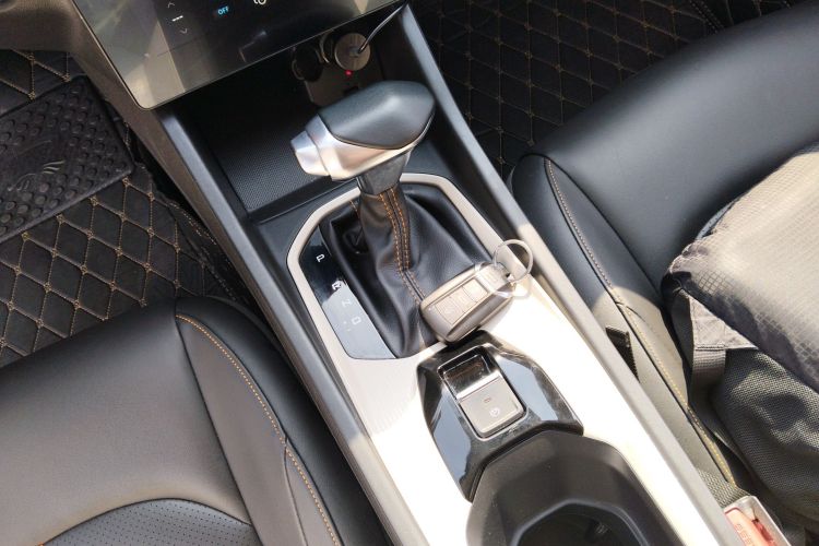 东风风神 奕炫 2023款 1.5L 自动荣耀版中控内饰18