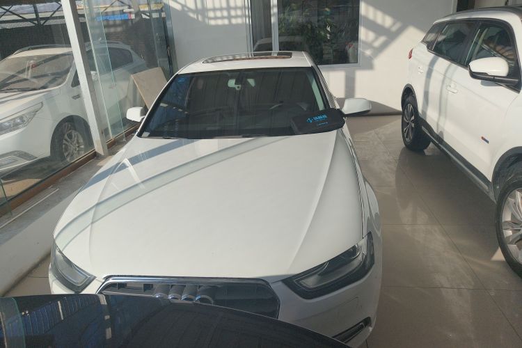 奥迪A4L 2016款 35 TFSI 典藏版 S line舒适型车身外观2