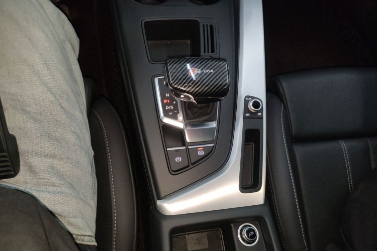 奥迪A4L 2023款 40 TFSI 时尚动感型局部细节18