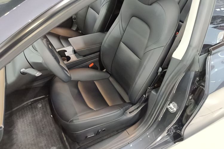 特斯拉 Model 3 2022款 Performance高性能全轮驱动版局部细节19