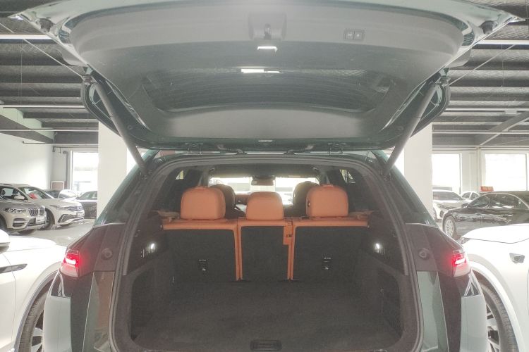 理想汽车 理想L7 2023款 Air机舱底盘23