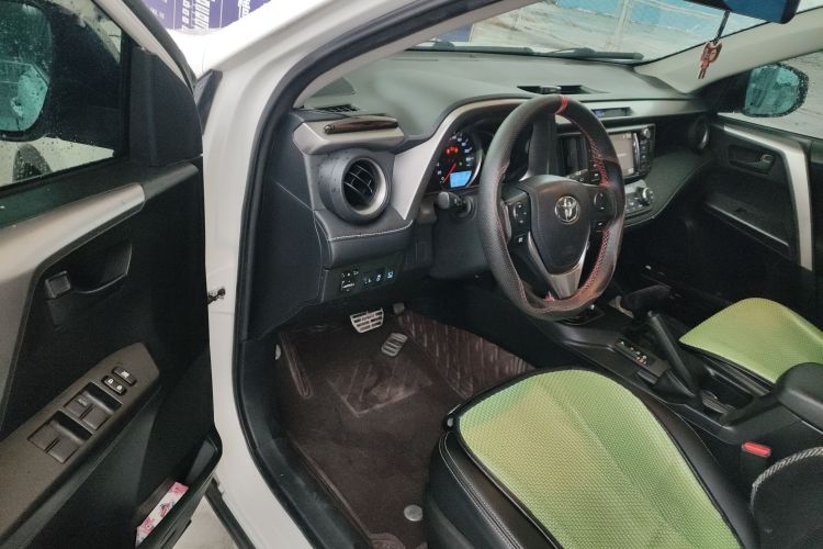 丰田 RAV4荣放 2016款 2.0L CVT两驱风尚版 国V中控内饰20