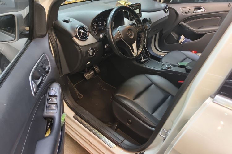 奔驰B级 2012款 B 200中控内饰7003