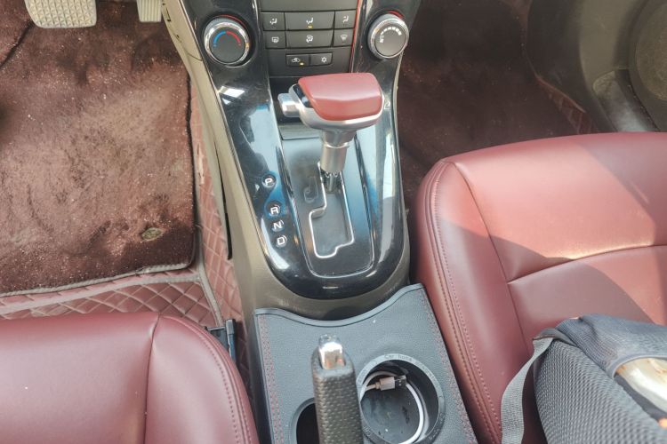 雪佛兰 科鲁兹 2015款 1.5L 经典 SE AT中控内饰18