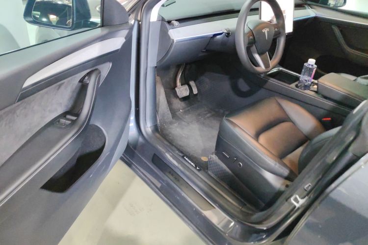 特斯拉 Model Y 2023款 后轮驱动版中控内饰7003