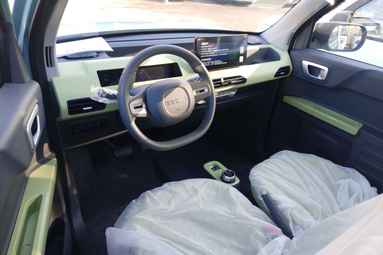 吉利银河 2024款 熊猫mini 200km 耐力熊中控内饰12