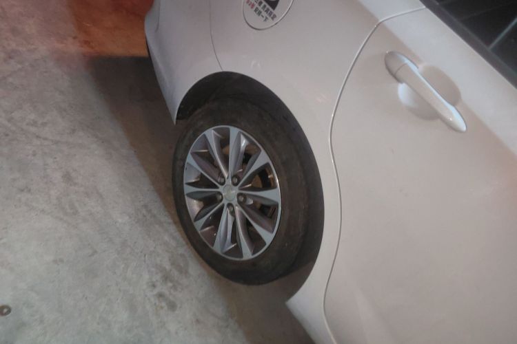 雪佛兰 科鲁泽 2022款 320 自动悦享天窗版车身外观6008