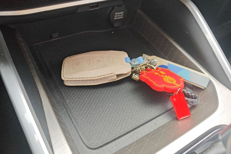 吉利汽车 帝豪 2022款 第4代 1.5L CVT旗舰型中控内饰7001