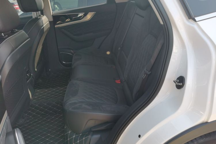 红旗HS5 2019款 2.0T 智联旗享版中控内饰21