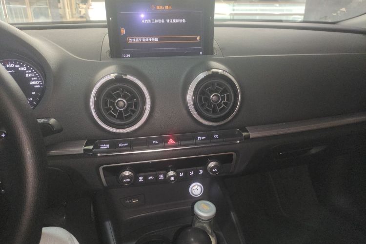 奥迪A3 2018款 30周年年型 Sportback 35 TFSI 运动型局部细节16