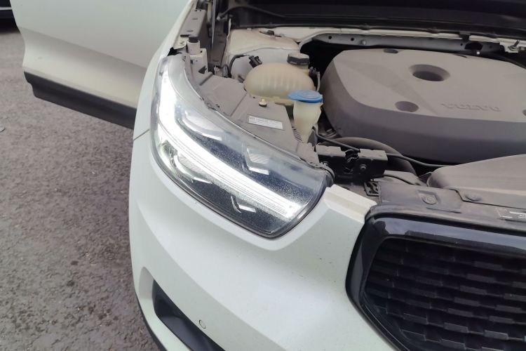 沃尔沃XC40 2020款 T4 四驱智远运动版车身外观8