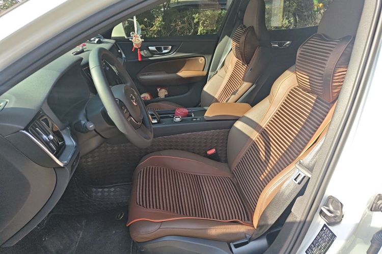 沃尔沃S60 2025款 B4 智逸豪华版中控内饰19