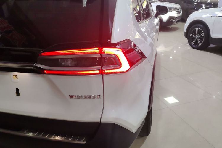 丰田 威兰达 2023款 2.0L CVT两驱都市版车身外观9