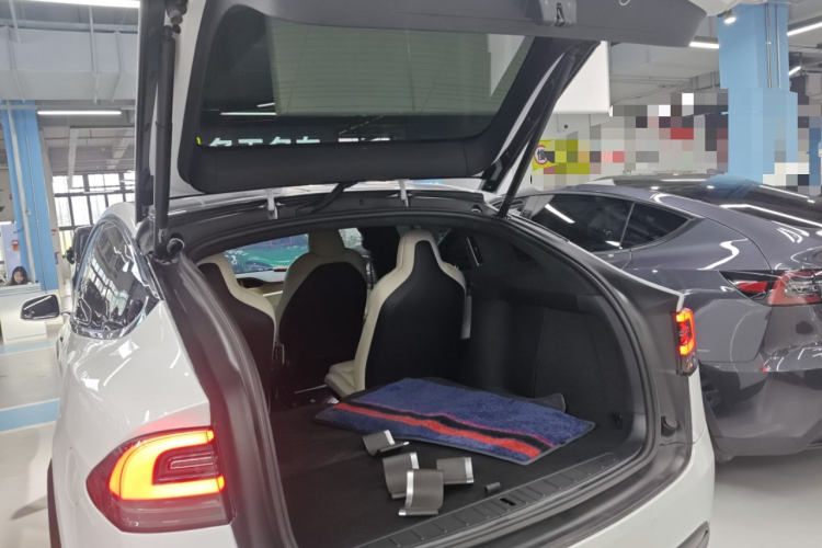 特斯拉 Model X 2019款 长续航版机舱底盘23