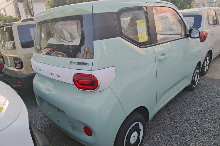 五菱汽车 宏光MINIEV 2024款 第三代 215km 青春版车身外观7