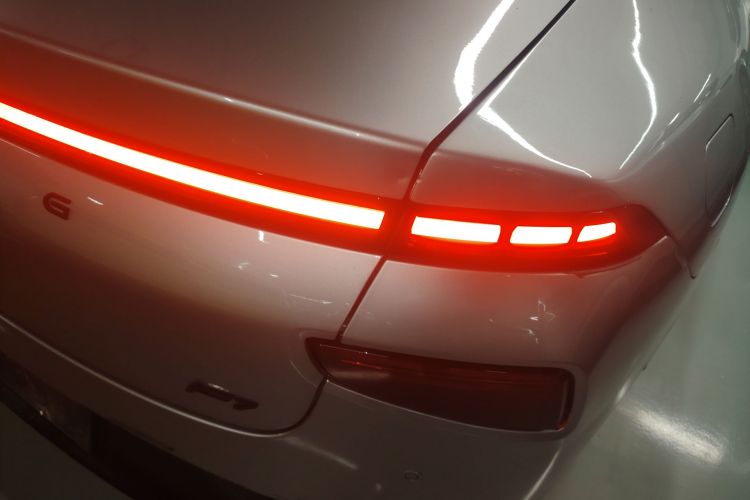 小鹏P7 2022款 625E车身外观6006