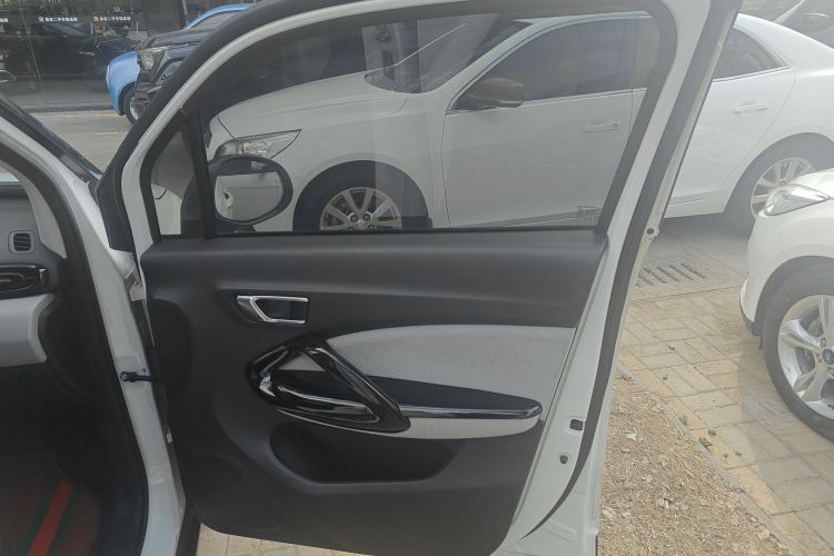 零跑汽车 零跑T03 2022款 炫晶版中控内饰7005