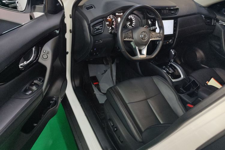 日产 奇骏 2023款 经典 2.0L 两驱智联臻享版中控内饰20